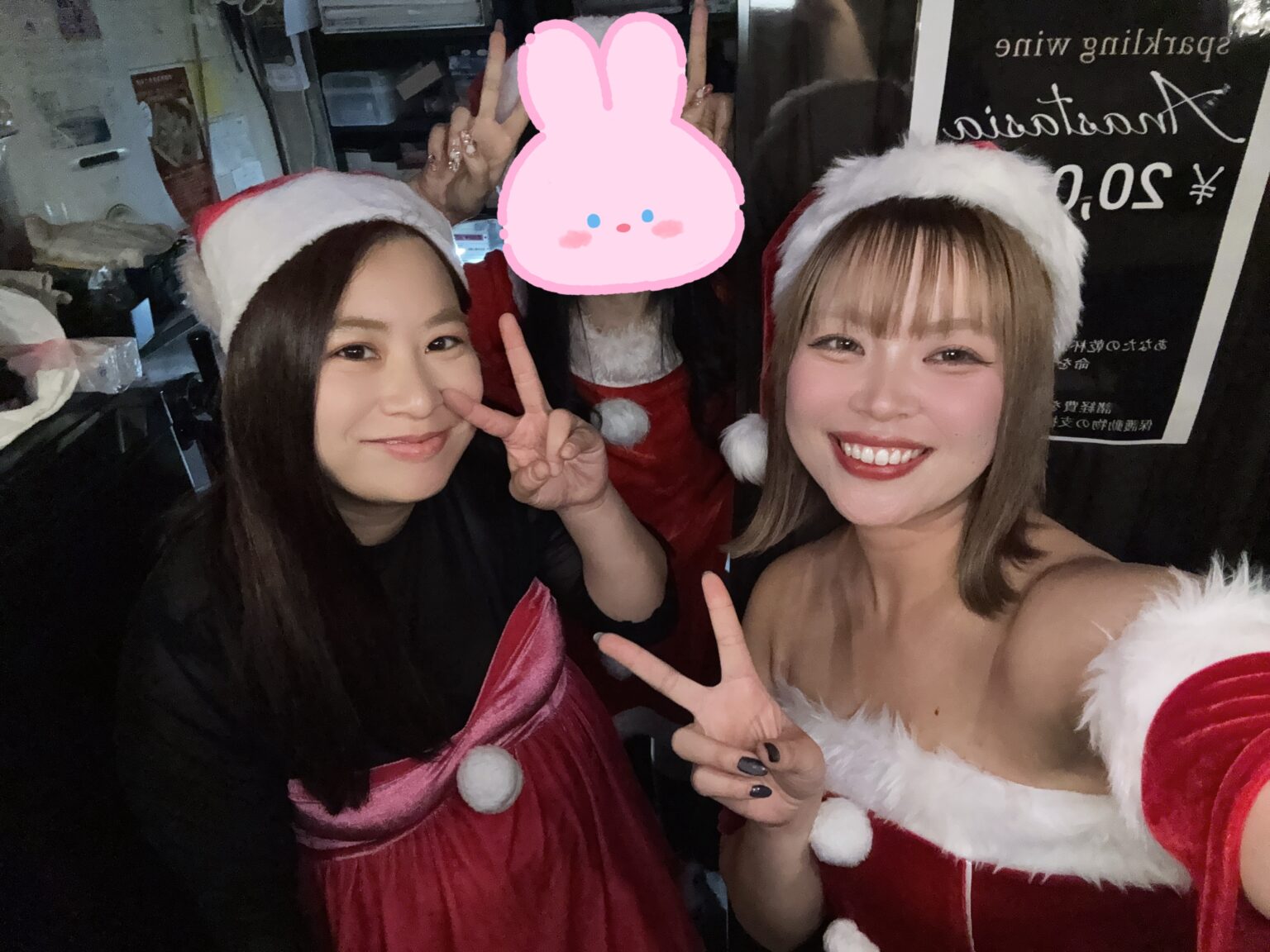 ココです⭐️ - 新橋 スナック CARAT UTAGE 宴