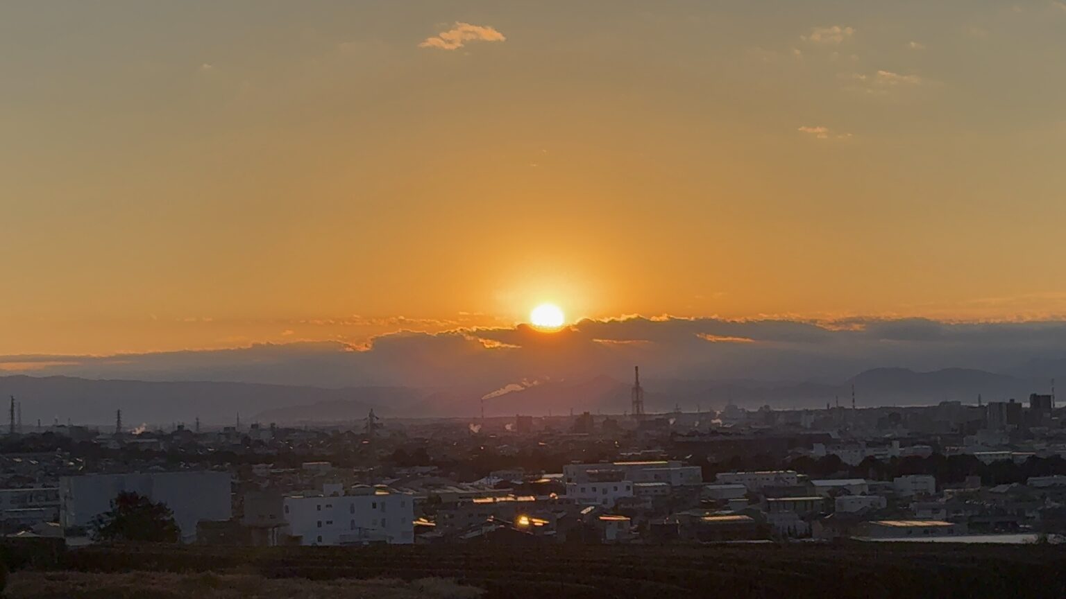 あけましておめでとうございます🌅 - 新橋 スナック CARAT UTAGE 宴